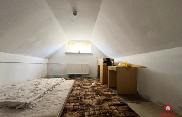 Dom,  hala, działka. Nieruchomość do wykończenia.