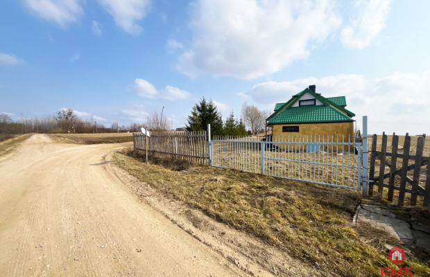 Dom,  hala, działka. Nieruchomość do wykończenia.