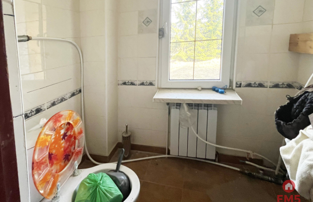 Dom,  hala, działka. Nieruchomość do wykończenia.