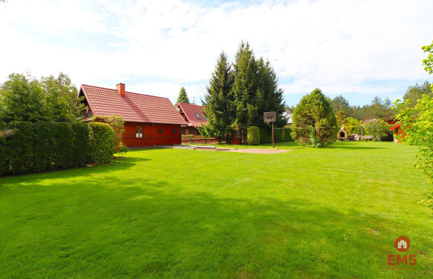 Dom w Atenach nad jeziorem Blizno