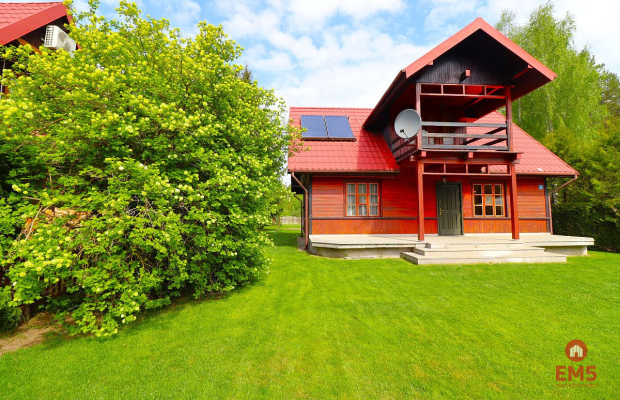 Dom w Atenach nad jeziorem Blizno