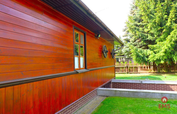 Dom w Atenach nad jeziorem Blizno