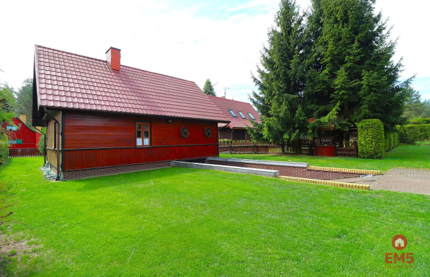 Dom w Atenach nad jeziorem Blizno