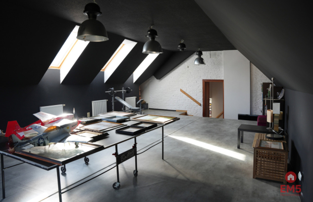 Komfortowy dom, lub siedziba firmy