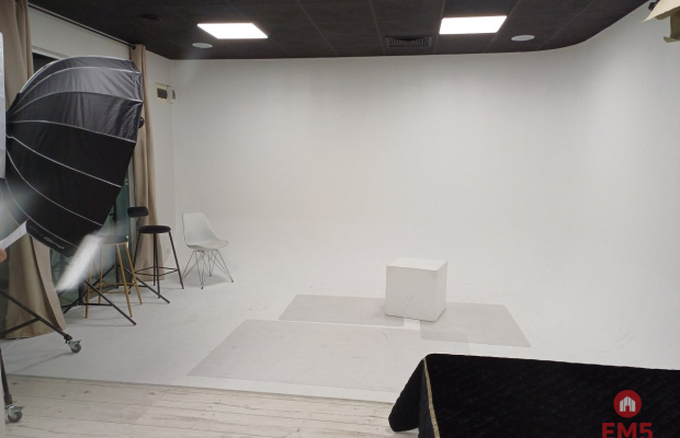 Atrakcyjny lokal w centrum, studio