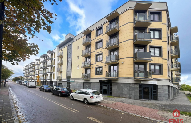 Parter, centrum.  Wysoki standard, do wejścia.