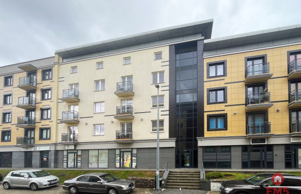 Parter, centrum.  Wysoki standard, do wejścia.