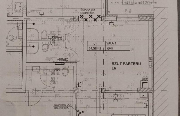 Parter, centrum.  Wysoki standard, do wejścia.