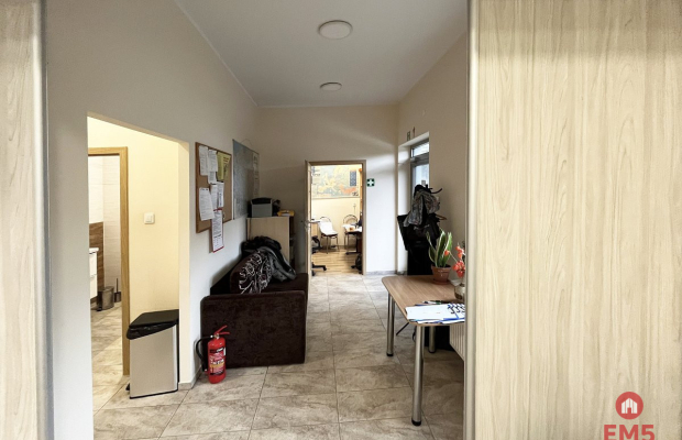 Ładny lokal 66 m2, parter. Polecamy