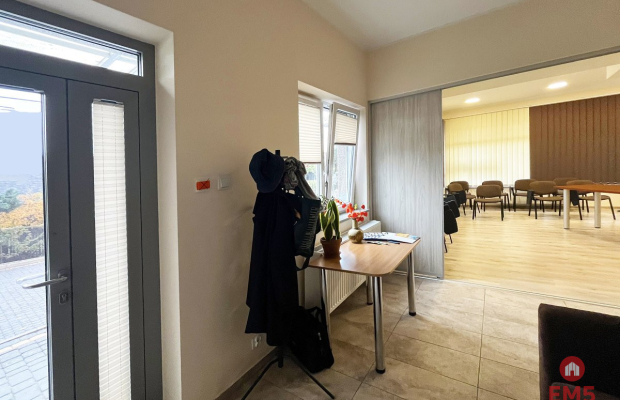 Ładny lokal 66 m2, parter. Polecamy