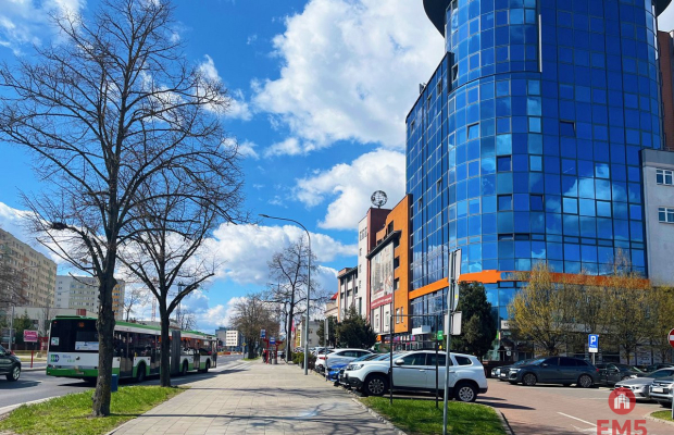 Błękitny Wieżowiec.  200 m2, 320m2