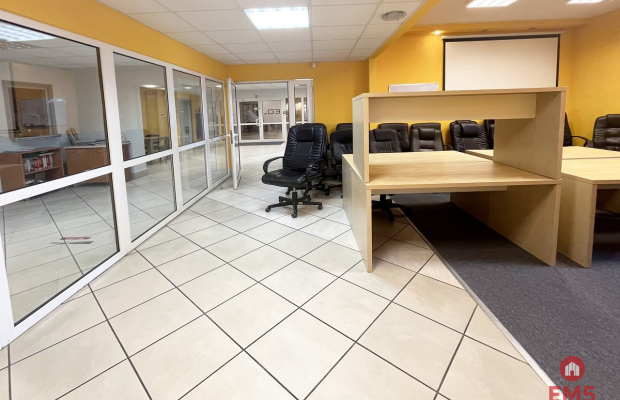 Błękitny Wieżowiec.  200 m2, 320m2