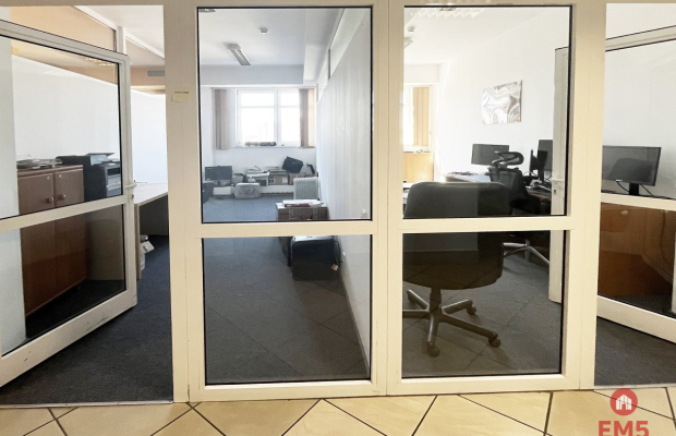 Błękitny Wieżowiec.  200 m2, 320m2