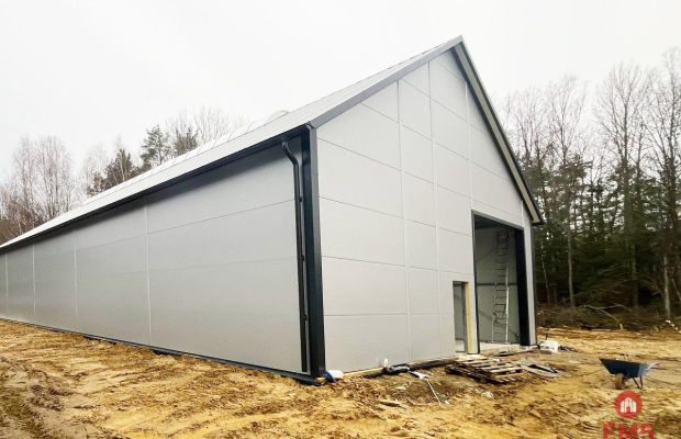 Hala pod miastem 150-350 m2