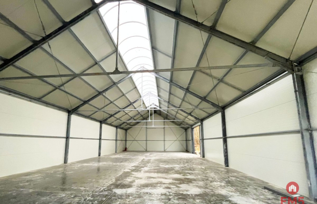 Hala pod miastem 150-350 m2