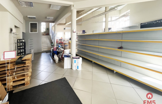 Powierzchnia handlowo biurowa z placem