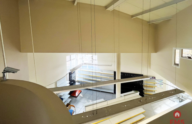 Powierzchnia handlowo biurowa z placem