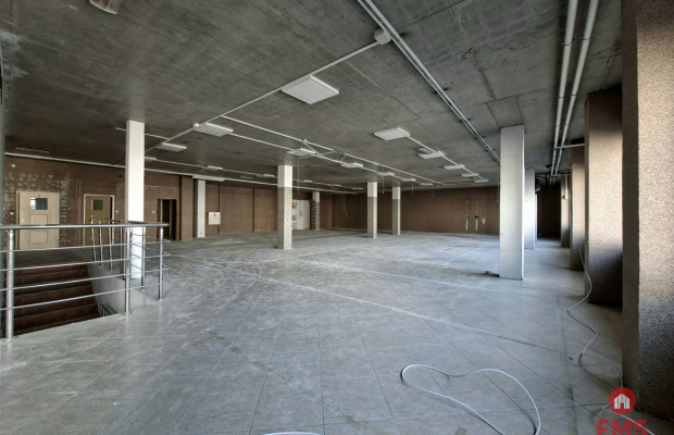 Lokal użytkowy 490 m2. Nowe Miasto.