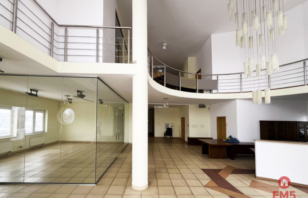 Biura z magazynem do wynajęcia