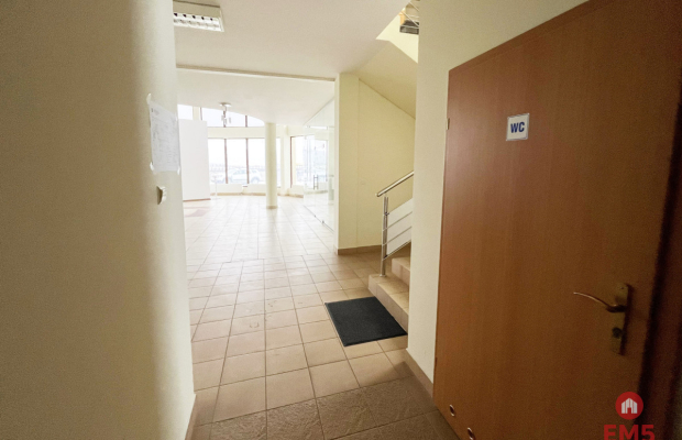 Biura z magazynem do wynajęcia