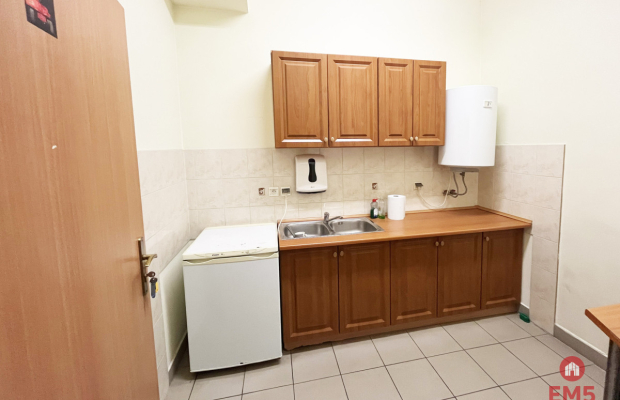 Biura z magazynem do wynajęcia