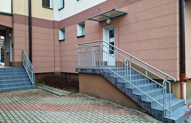 Lokal użytkowy 74 na parterze. Blisko centrum.