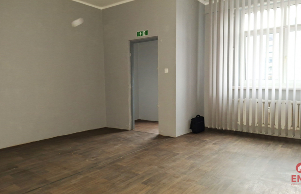 Lokal użytkowy 74 na parterze. Blisko centrum.