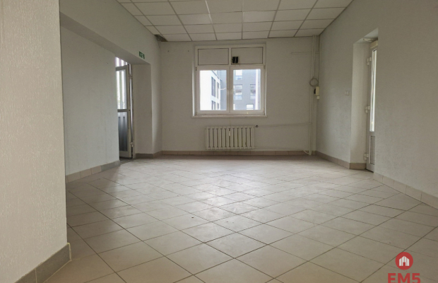 Lokal użytkowy 74 na parterze. Blisko centrum.