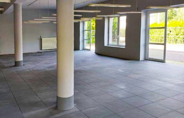 Samodzielny budynek, duże możliwości.