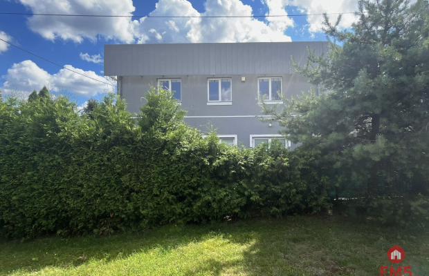 Samodzielny budynek, duże możliwości.