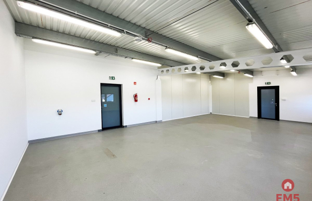 Lokale w nowoczesnym budynku