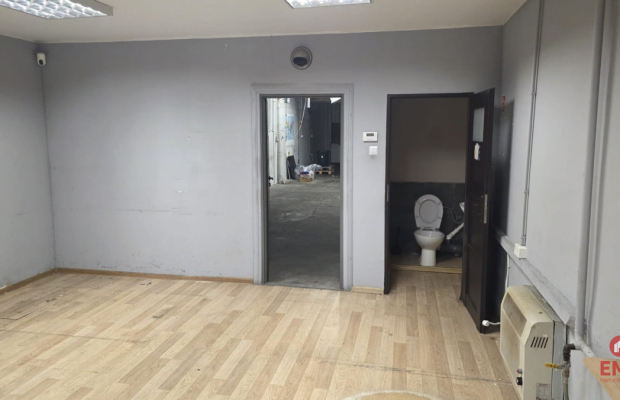 Magazyn 100m2 i biuro 25m2.