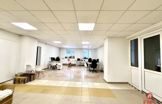 Lokal użytkowy 240 m2 parter