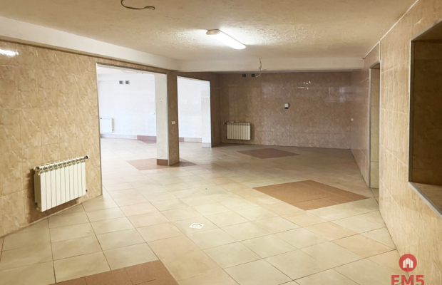 180 m2 na catering, handel, usługi