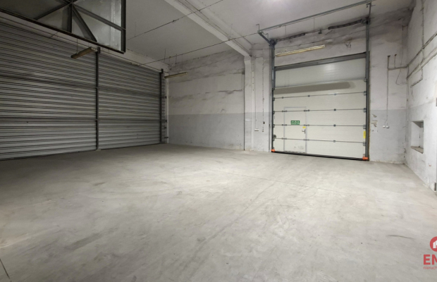 Hala-magazyn z rampą 1200 m2