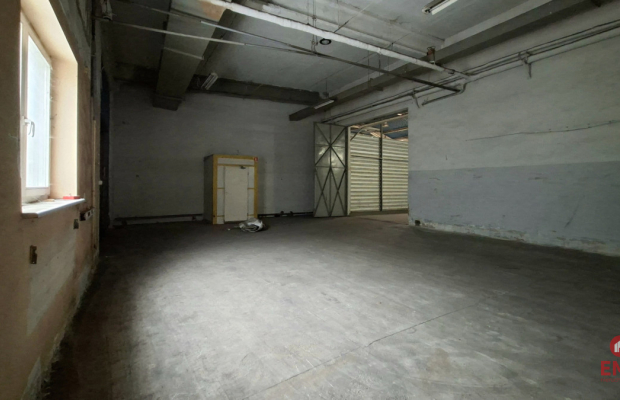 Hala-magazyn z rampą 1200 m2