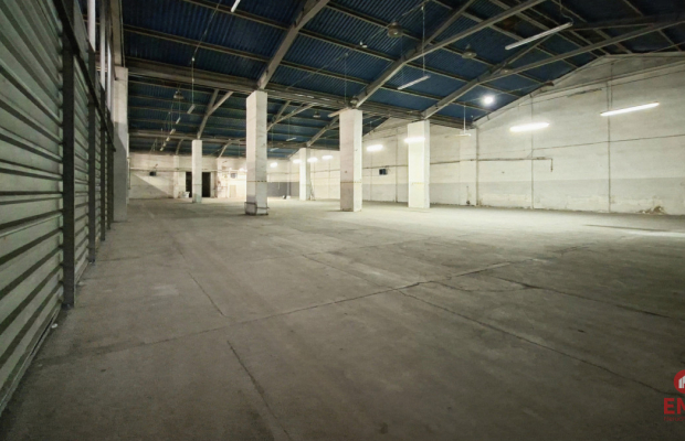 Hala-magazyn z rampą 1200 m2