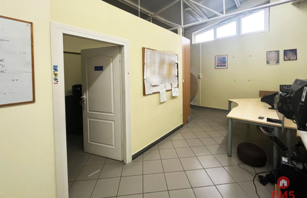 Powierzchnia biurowa 160-200 m2.