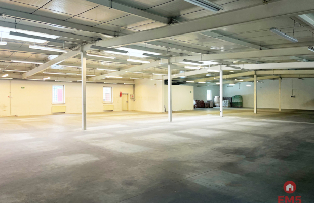 Pow. 1100 m2 przy Parku Handlowym