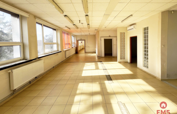 Biuro, magazyn, parking