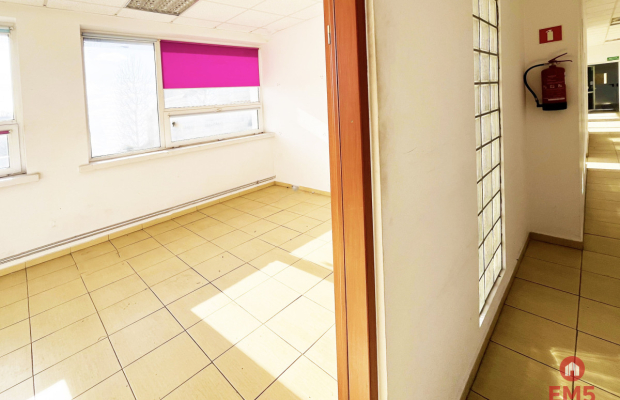 Biuro, magazyn, parking