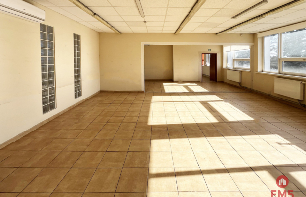 Biuro, magazyn, parking