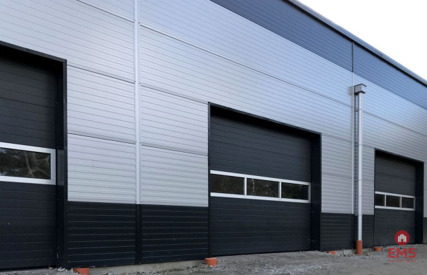 Hala z zapleczem biurowo-socjalnym, 570 m2