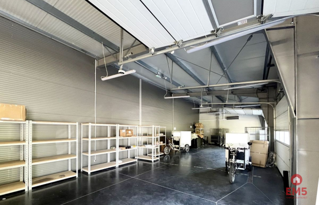 Hala z zapleczem biurowo-socjalnym, 570 m2
