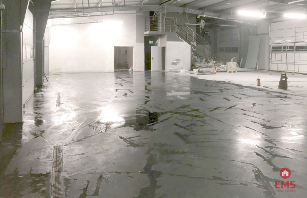 Hala z zapleczem biurowo-socjalnym, 570 m2