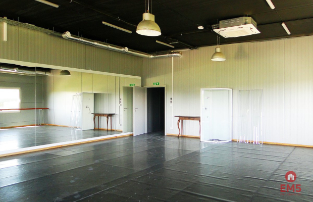 Budynek 1400 m2. Szkoła, fitness, gabinety