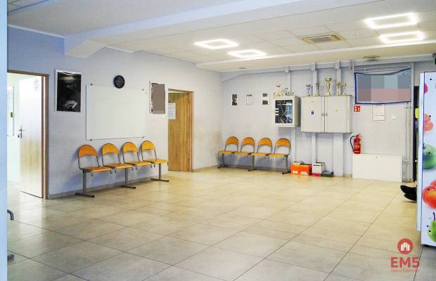 Budynek 1400 m2. Szkoła, fitness, gabinety
