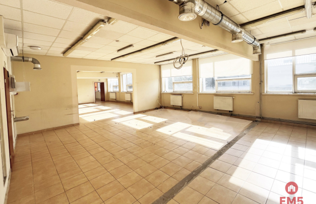 Powierzchnie biurowo-usługowe, parking, magazyn