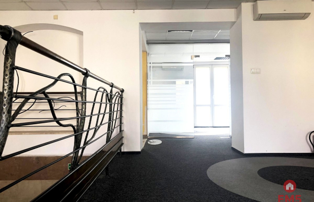 Ścisłe centrum 300 m2 parter plus piętro