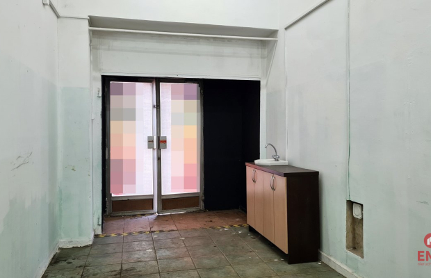 Lokal 28 m2. Parter.